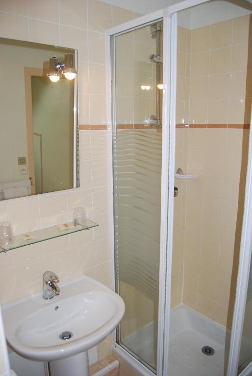 Le Bretagne - Hotel Douarnenez Phòng bức ảnh